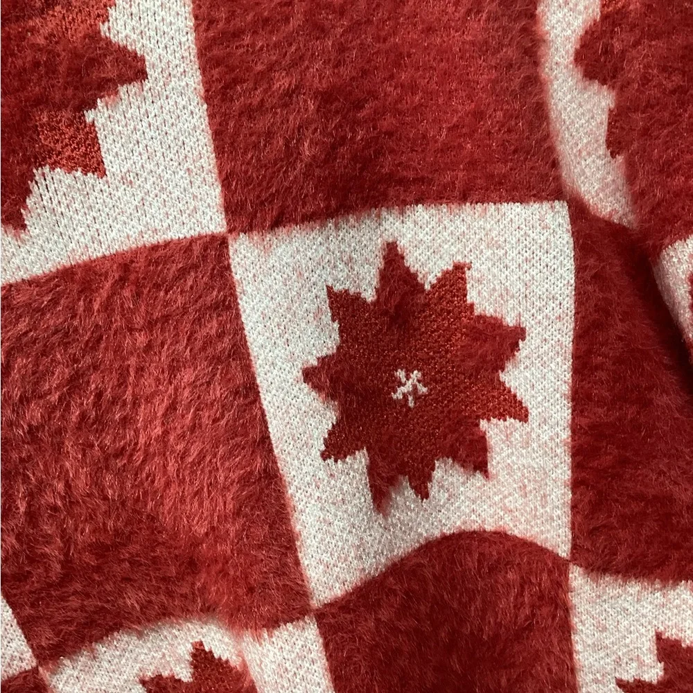 LulaRoe Holiday Poinsettia Red Check Eyelash Sweater. Size Large